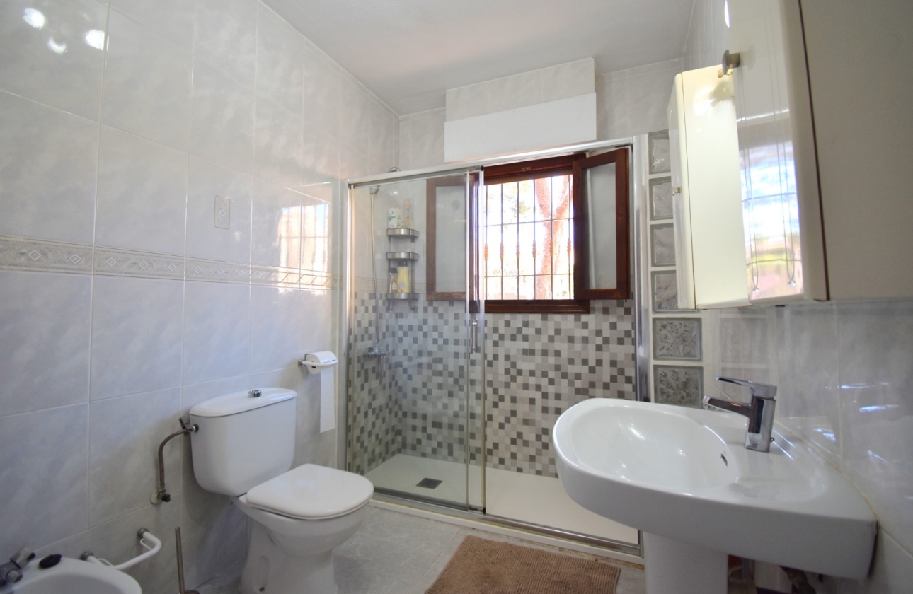 Resale - Villa - Orihuela Costa - Villamartin