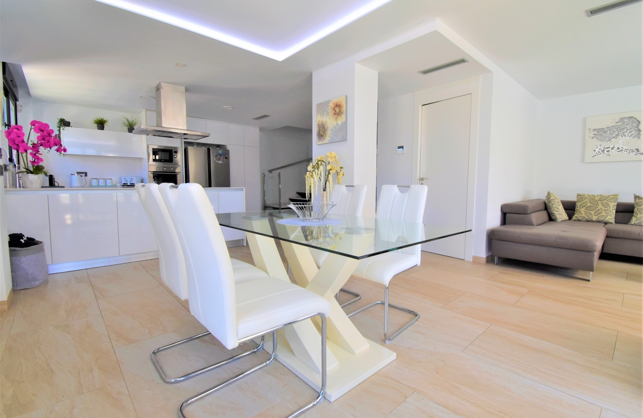 Resale - Villa - Orihuela Costa - Villamartin