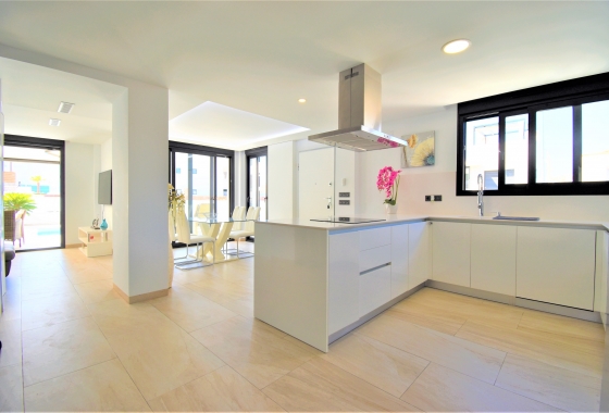 Resale - Villa - Orihuela Costa - Villamartin