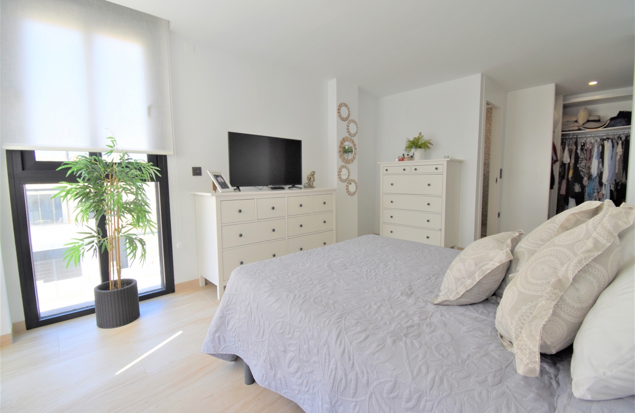 Resale - Villa - Orihuela Costa - Villamartin