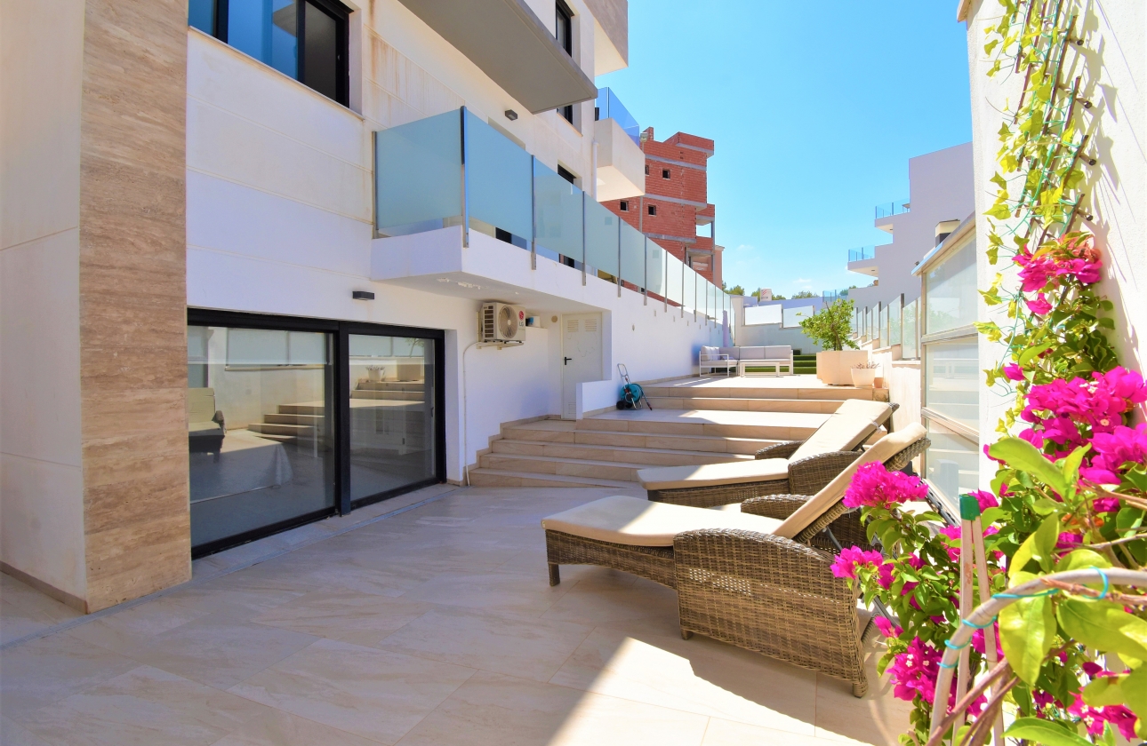 Resale - Villa - Orihuela Costa - Villamartin