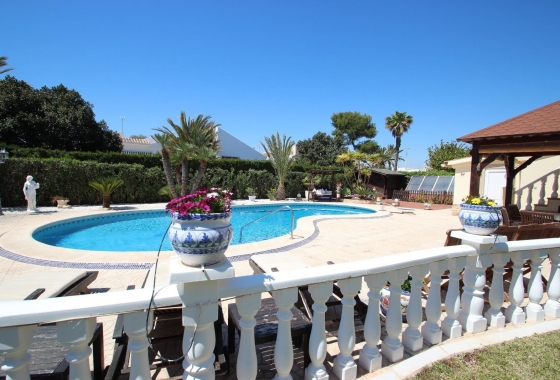 Resale - Villa - Torrevieja - Punta Prima