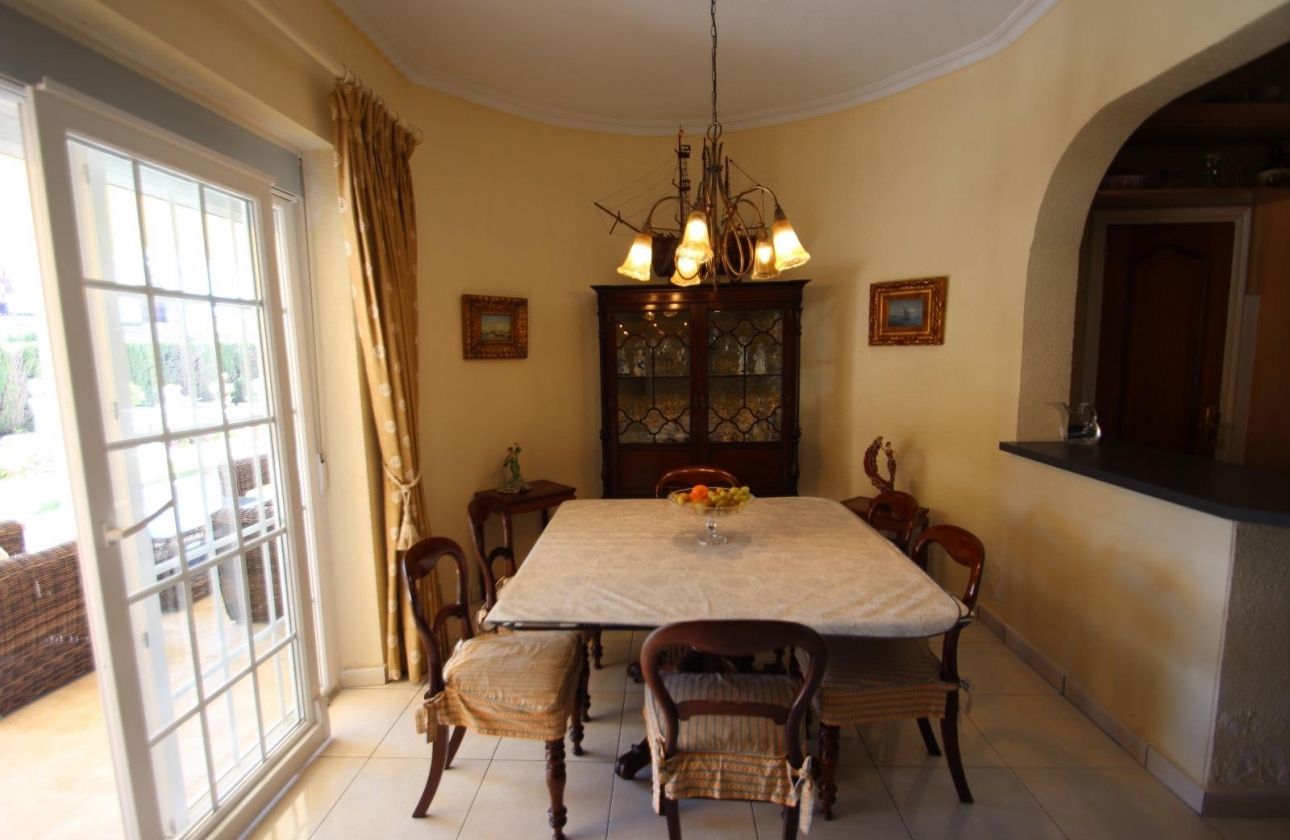 Resale - Villa - Torrevieja - Punta Prima