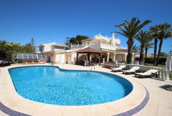 Resale - Villa - Torrevieja - Punta Prima