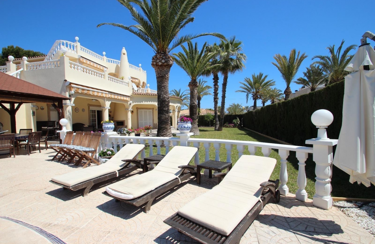 Resale - Villa - Torrevieja - Punta Prima