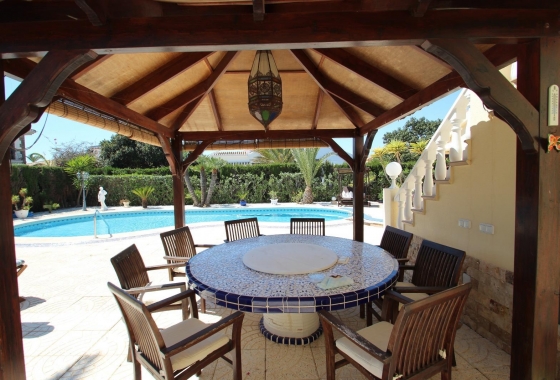 Resale - Villa - Torrevieja - Punta Prima