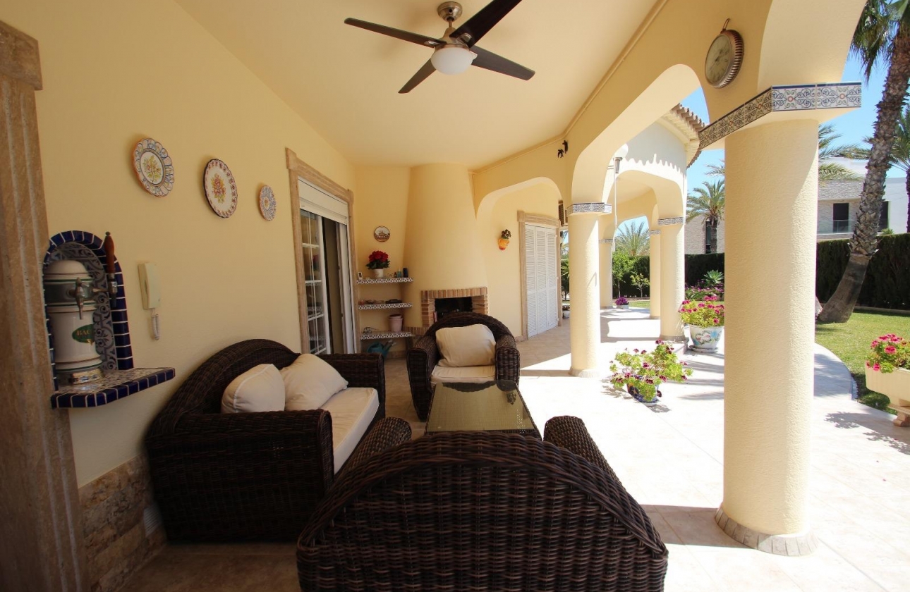 Resale - Villa - Torrevieja - Punta Prima