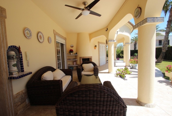 Resale - Villa - Torrevieja - Punta Prima