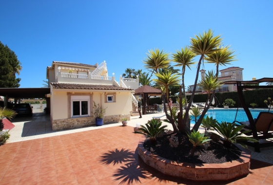 Resale - Villa - Torrevieja - Punta Prima