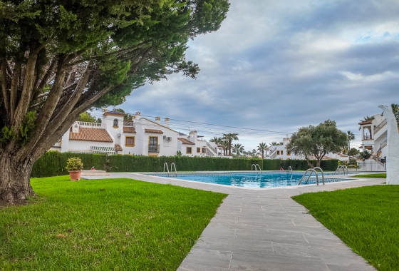 Resale - Villa - Orihuela Costa - Villamartín