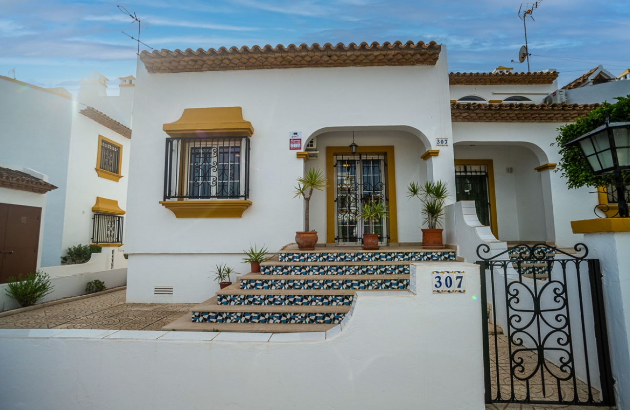 Resale - Villa - Orihuela Costa - Villamartín