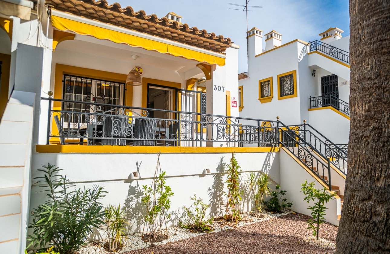 Resale - Villa - Orihuela Costa - Villamartín