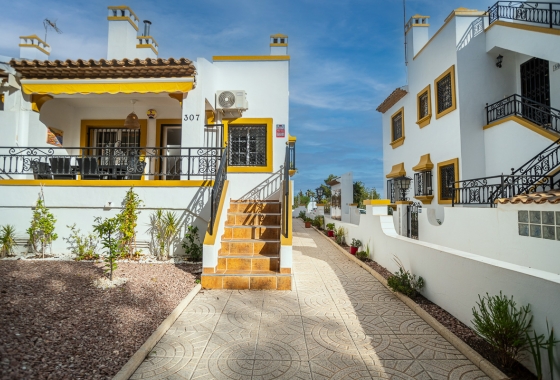Resale - Villa - Orihuela Costa - Villamartín