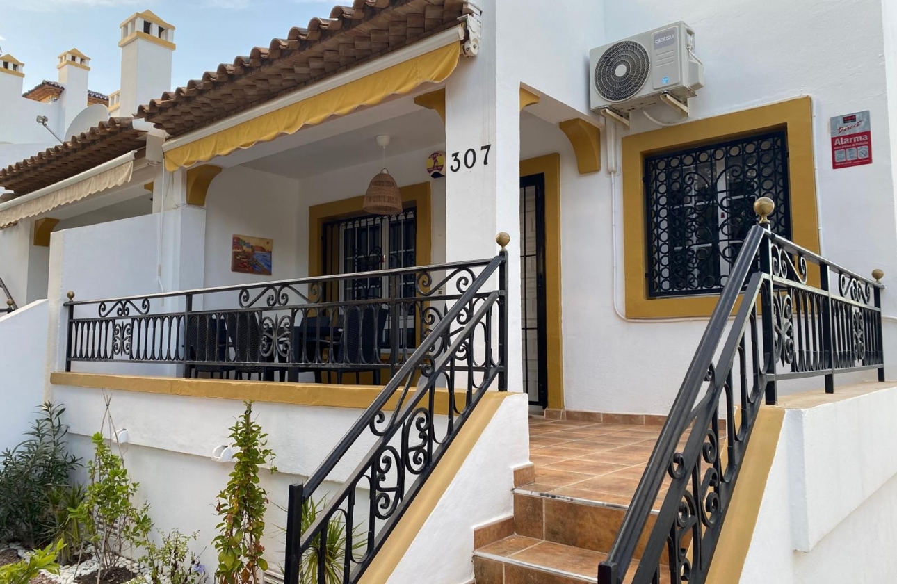 Resale - Villa - Orihuela Costa - Villamartín
