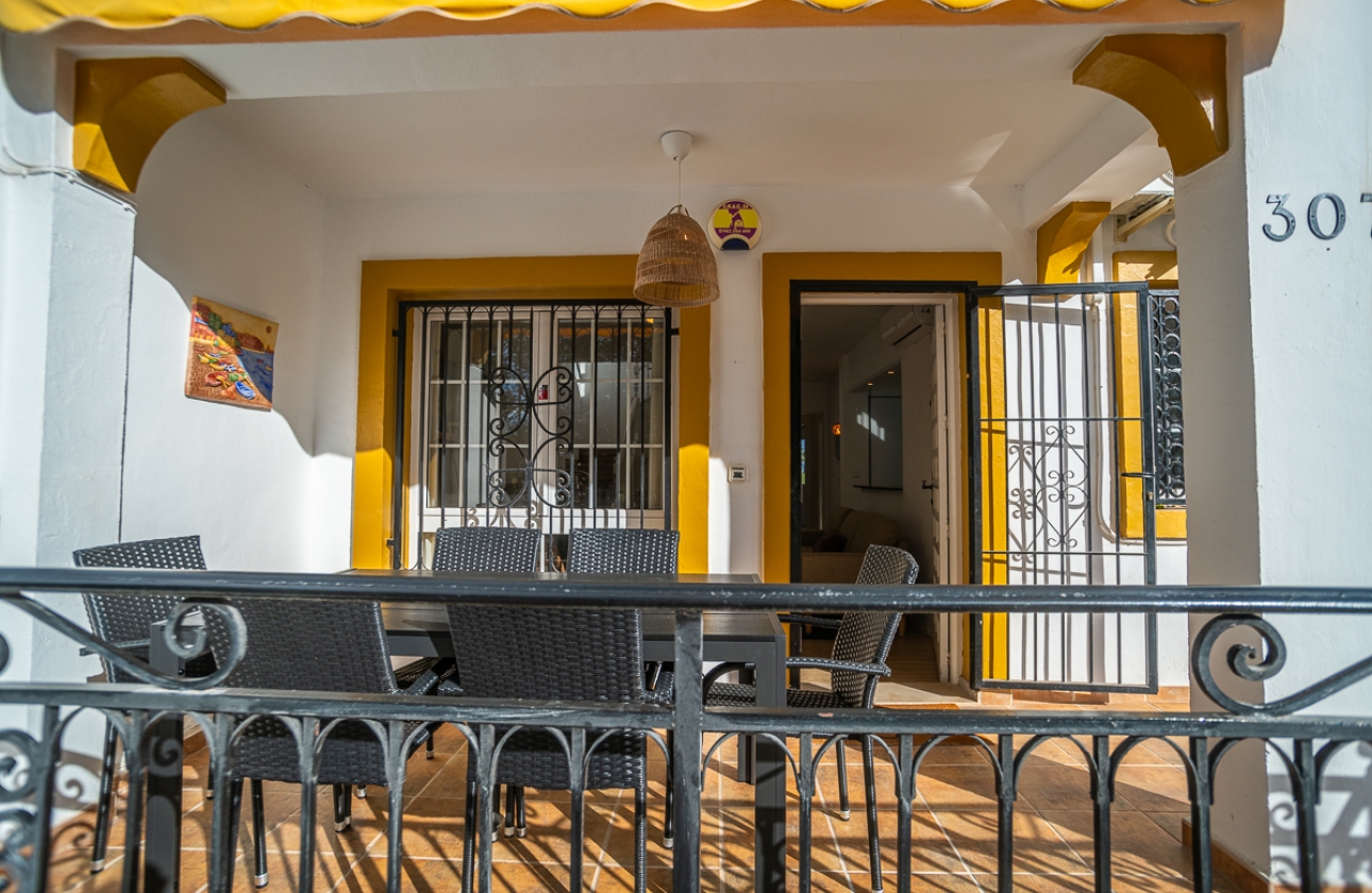 Resale - Villa - Orihuela Costa - Villamartín