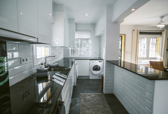 Resale - Villa - Orihuela Costa - Villamartín