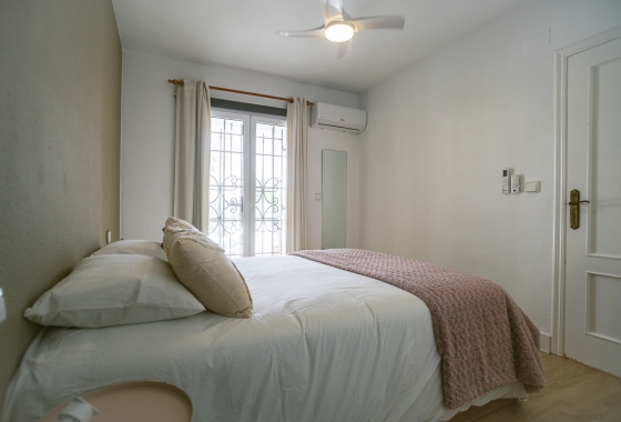 Resale - Villa - Orihuela Costa - Villamartín