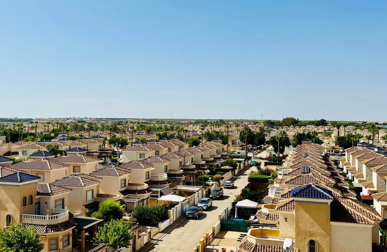 Resale - Apartment / flat - El Raso - Costa Blanca