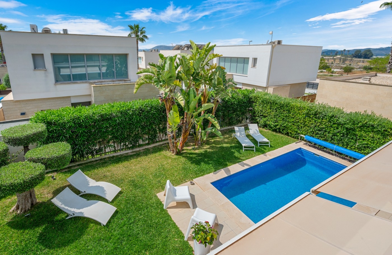 Resale - Villa - Orihuela Costa - Vistabella