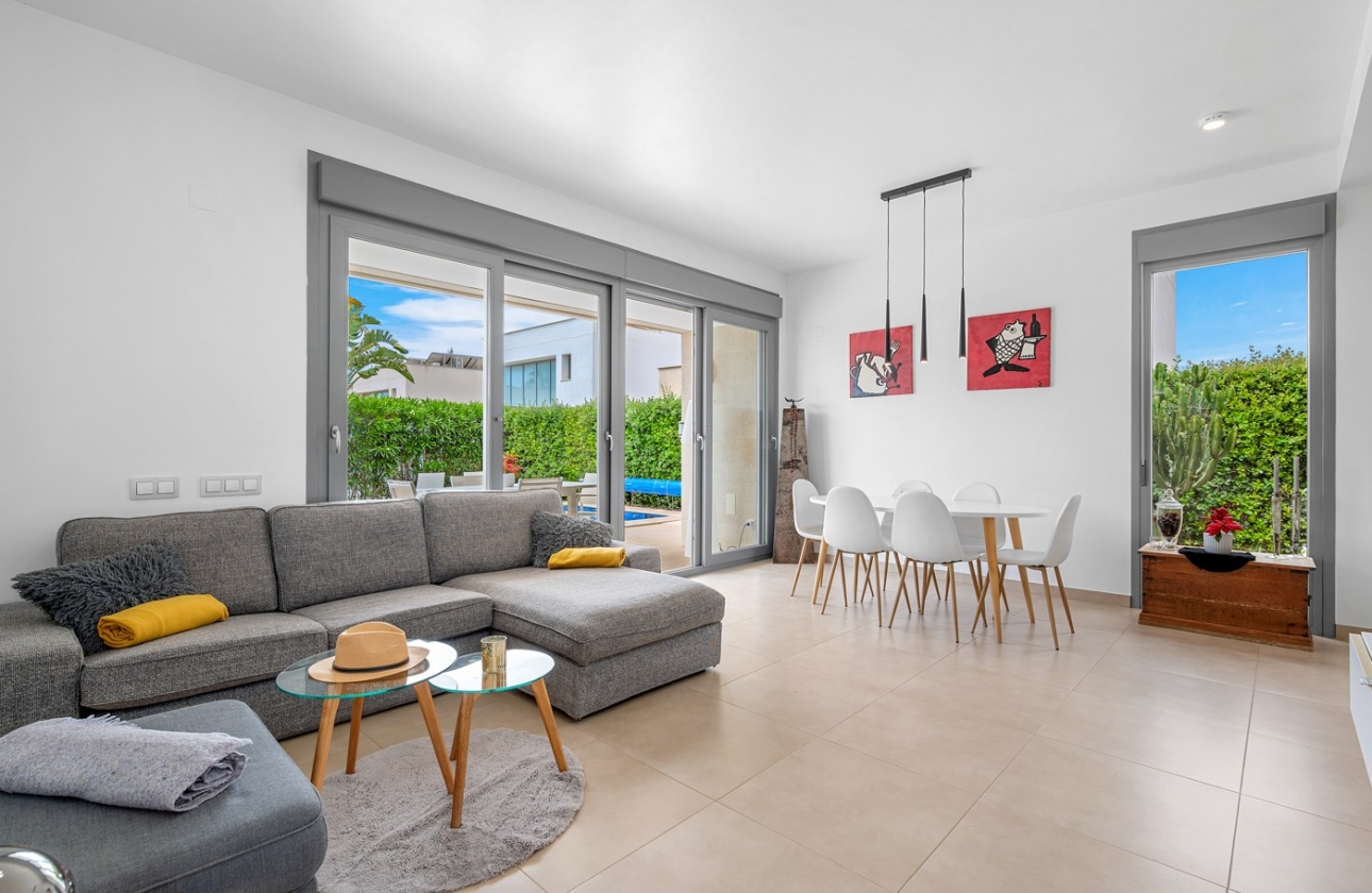 Resale - Villa - Orihuela Costa - Vistabella