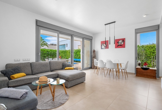 Resale - Villa - Orihuela Costa - Vistabella