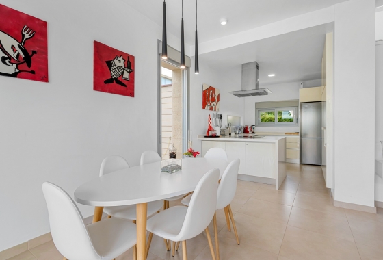 Resale - Villa - Orihuela Costa - Vistabella