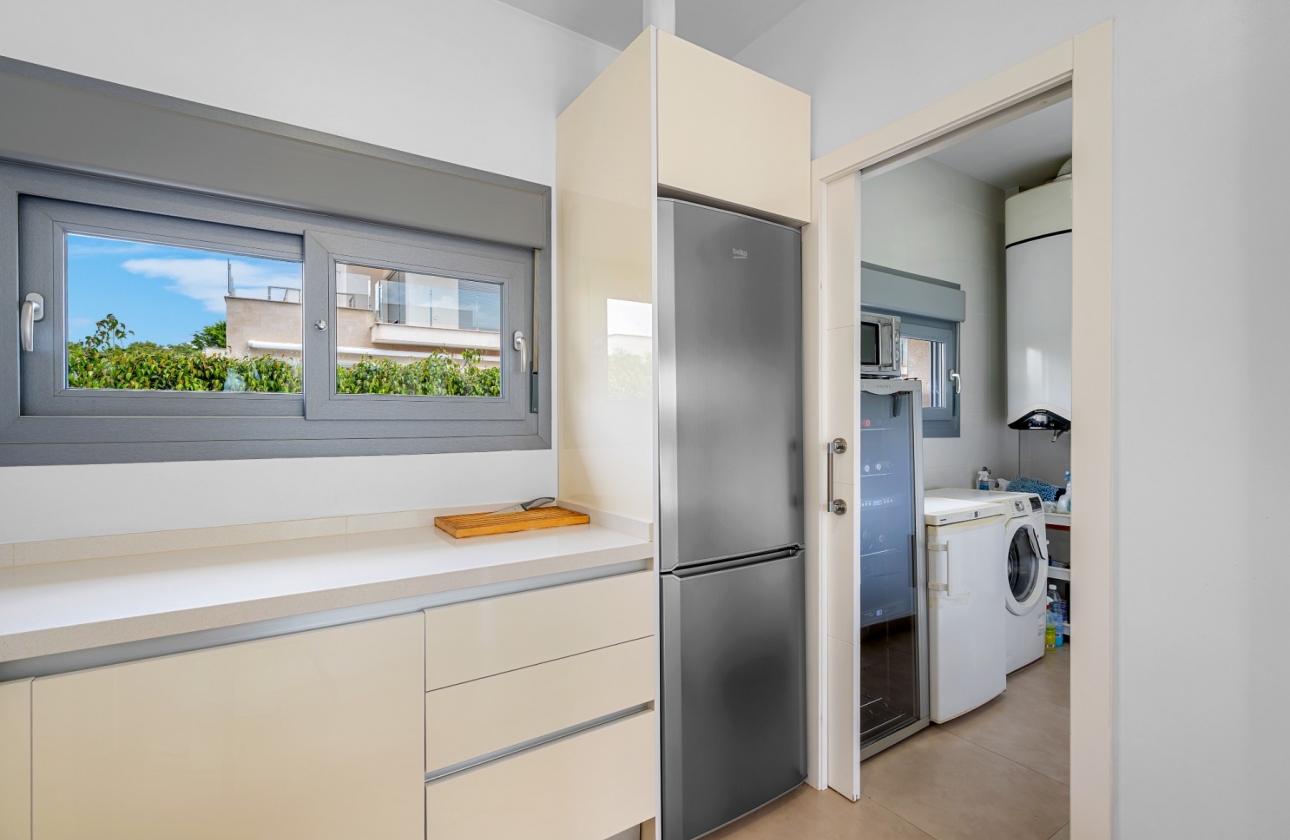 Resale - Villa - Orihuela Costa - Vistabella