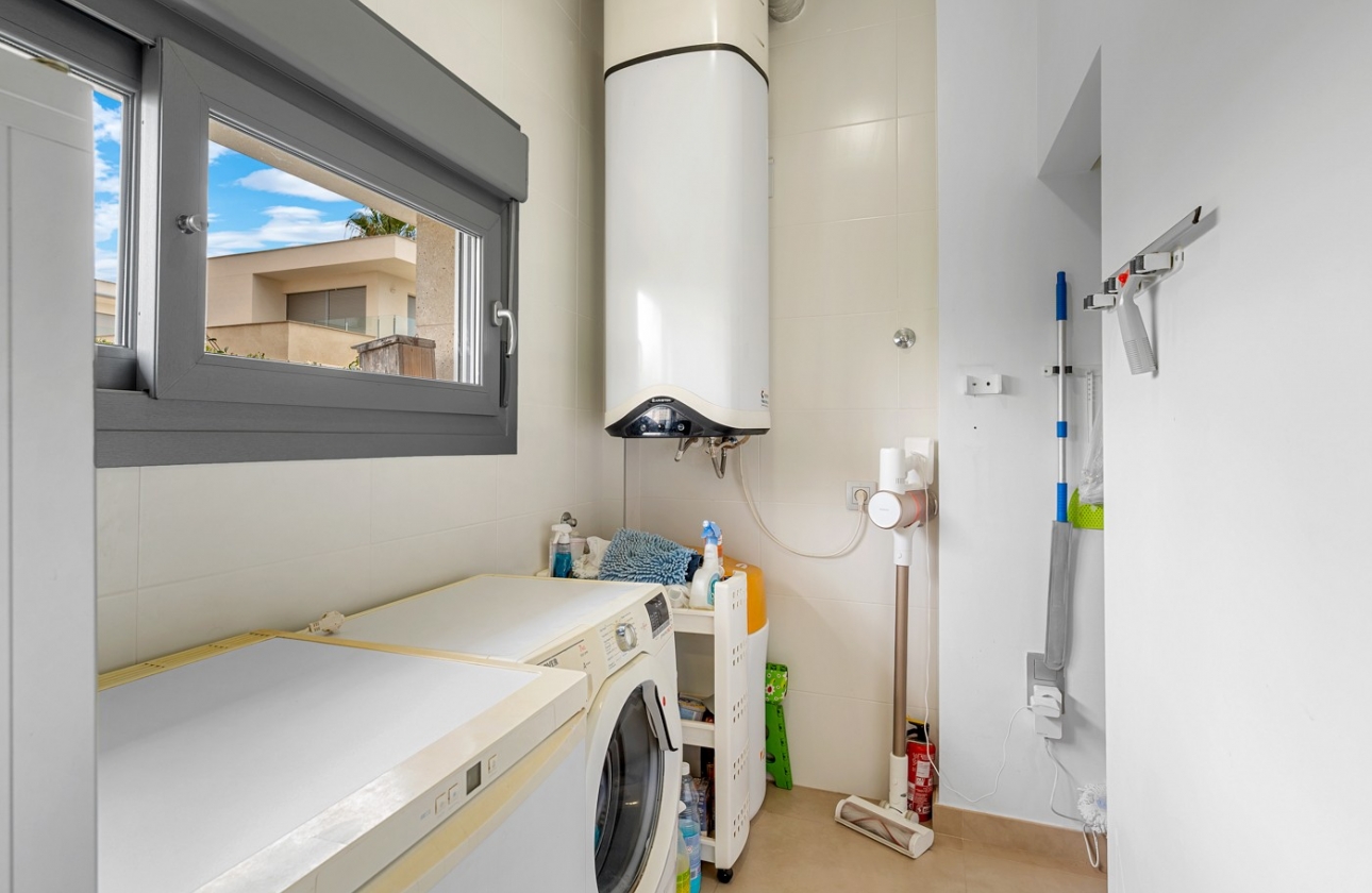 Resale - Villa - Orihuela Costa - Vistabella