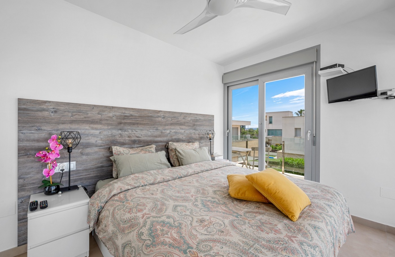 Resale - Villa - Orihuela Costa - Vistabella