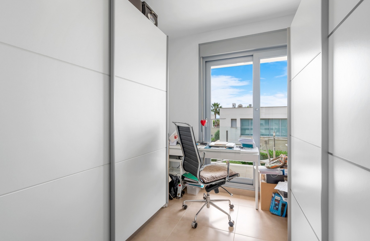 Resale - Villa - Orihuela Costa - Vistabella