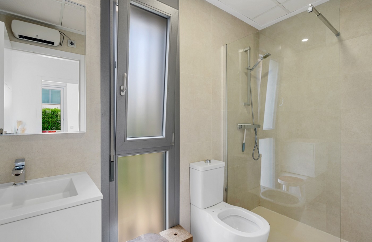 Resale - Villa - Orihuela Costa - Vistabella