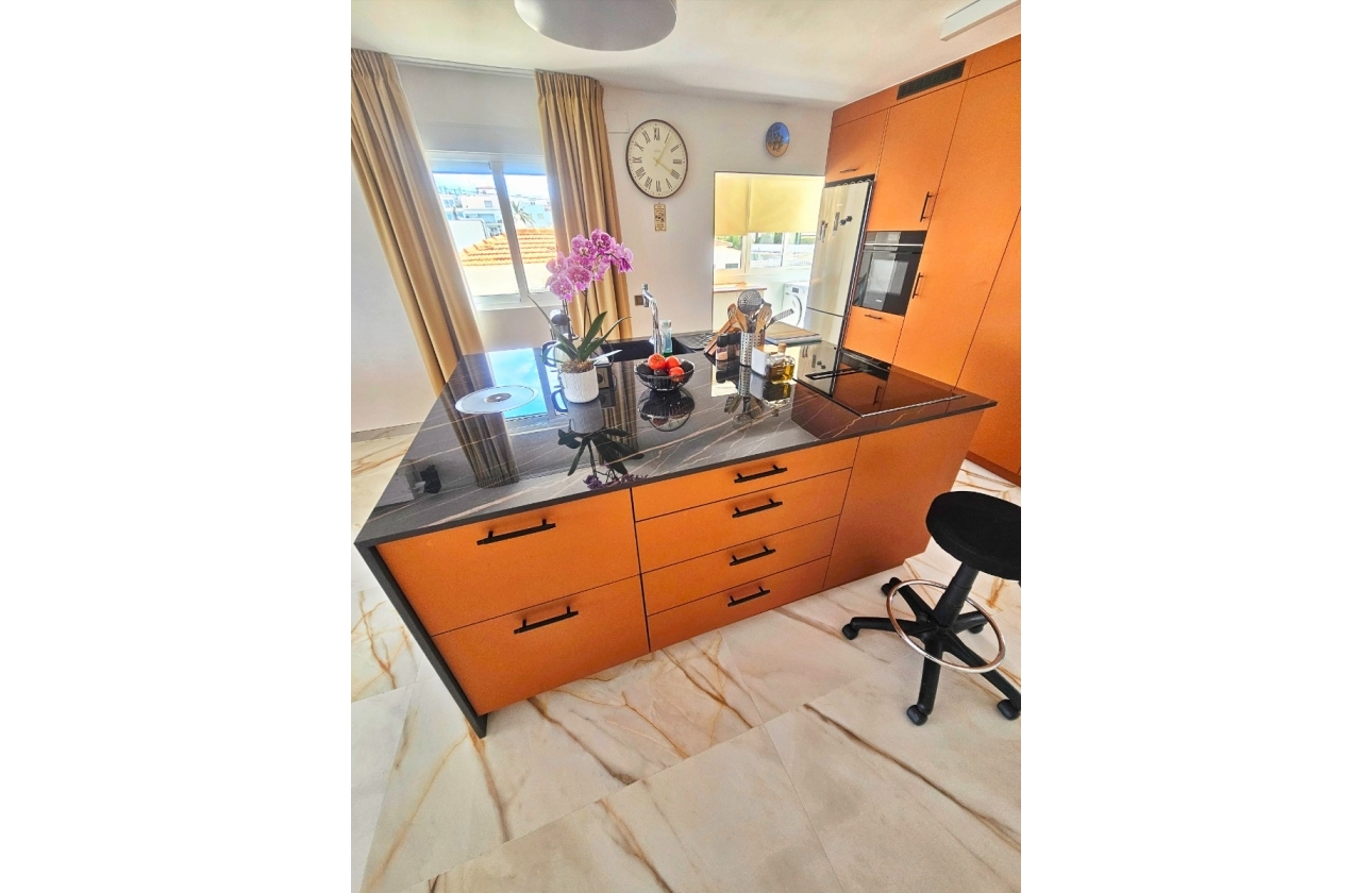 Resale - Apartment / flat - Altea