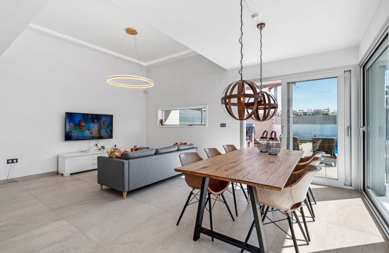 Resale - Villa - Guardamar del Segura