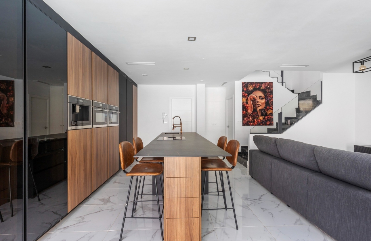 Resale - Villa - Los Montesinos - La Herrada