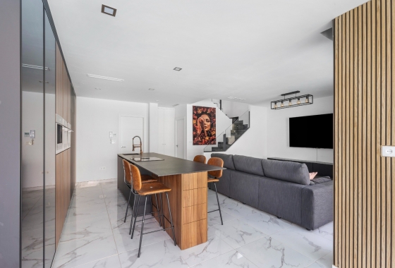 Resale - Villa - Los Montesinos - La Herrada