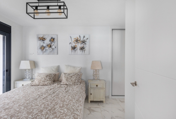 Resale - Villa - Los Montesinos - La Herrada