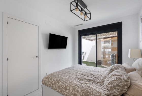 Resale - Villa - Los Montesinos - La Herrada