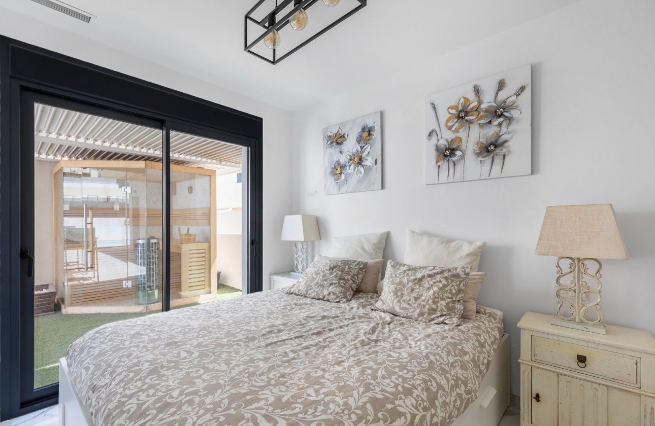 Resale - Villa - Los Montesinos - La Herrada