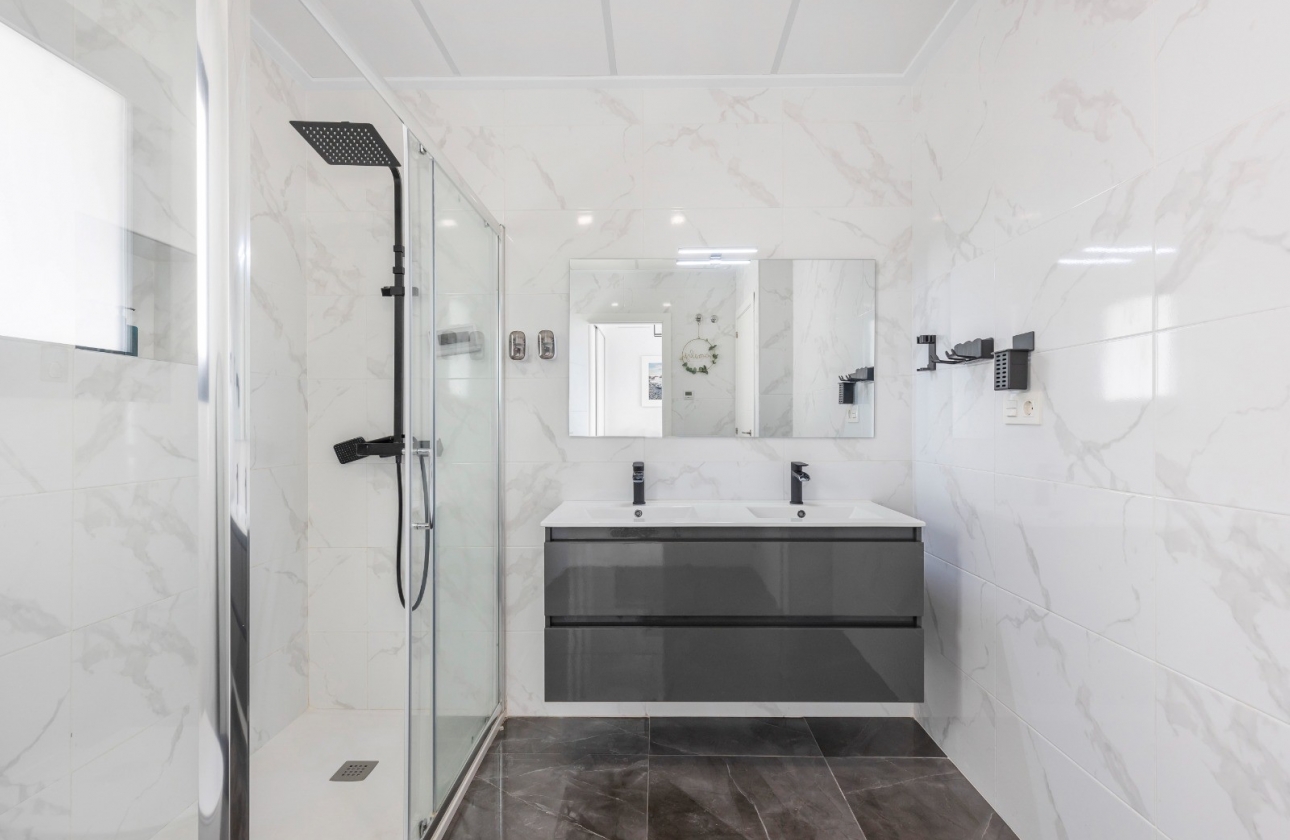 Resale - Villa - Los Montesinos - La Herrada