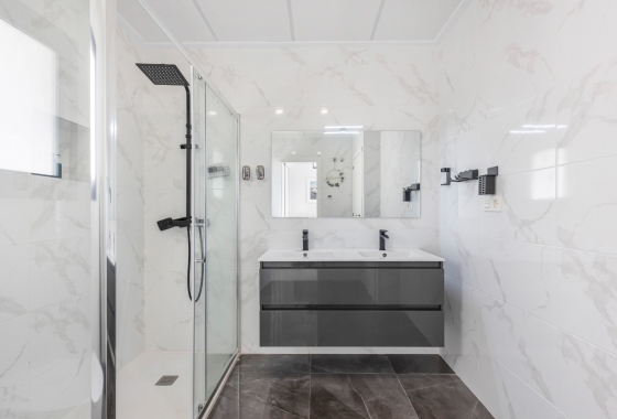 Resale - Villa - Los Montesinos - La Herrada