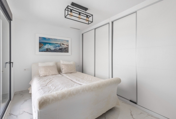 Resale - Villa - Los Montesinos - La Herrada