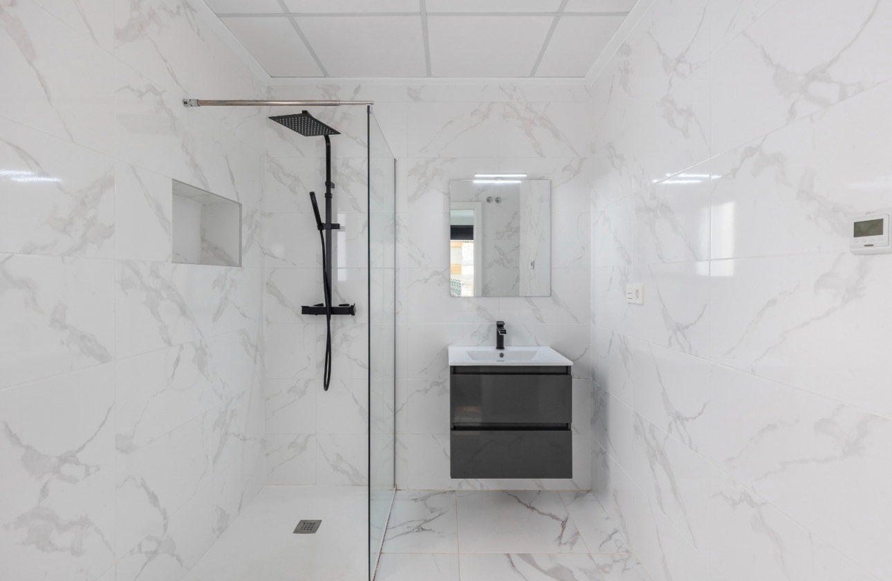 Resale - Villa - Los Montesinos - La Herrada