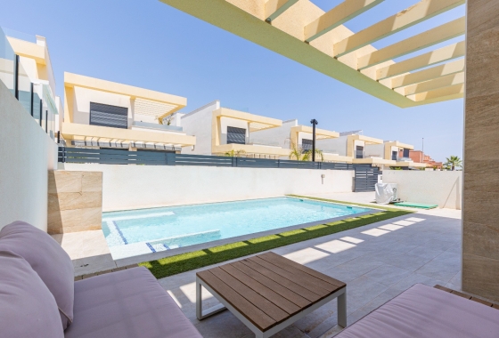 Resale - Villa - Los Montesinos - La Herrada