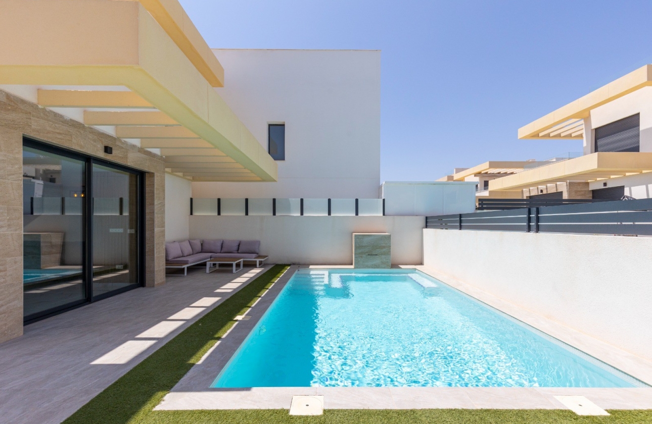 Resale - Villa - Los Montesinos - La Herrada