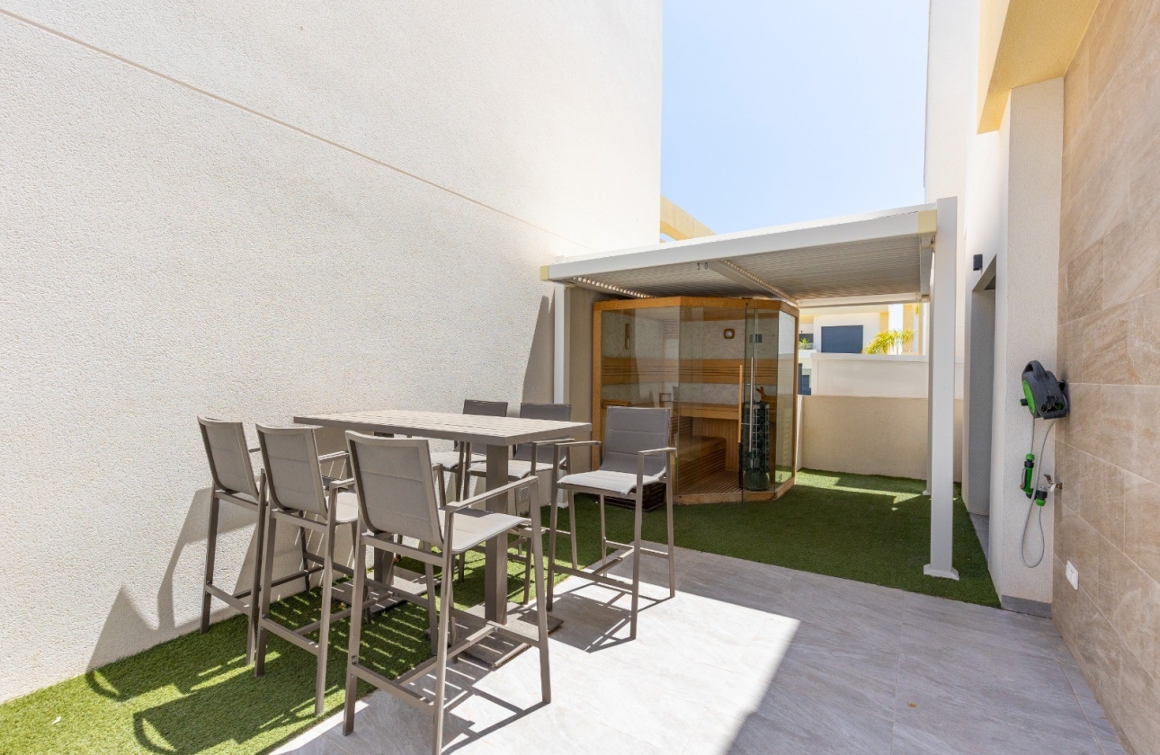 Resale - Villa - Los Montesinos - La Herrada