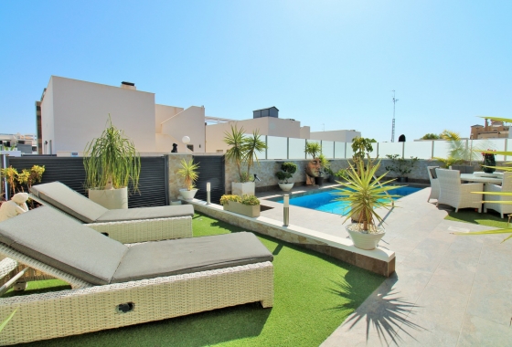 Reventa - Villa - Villamartin