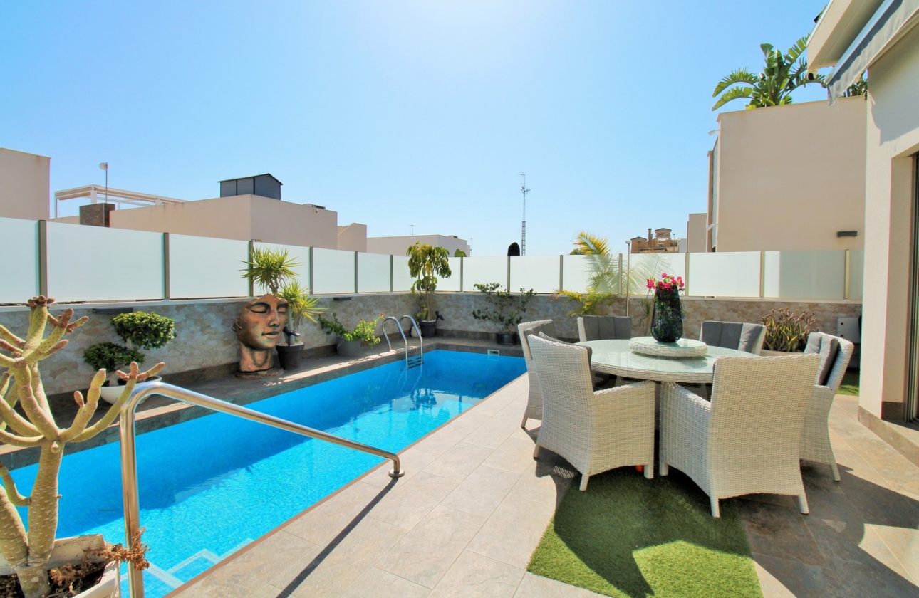 Reventa - Villa - Villamartin