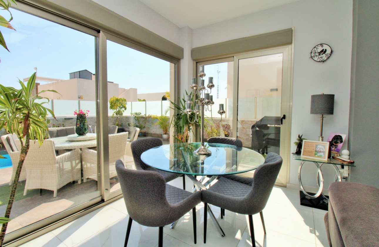 Reventa - Villa - Villamartin