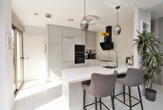 Reventa - Villa - Villamartin