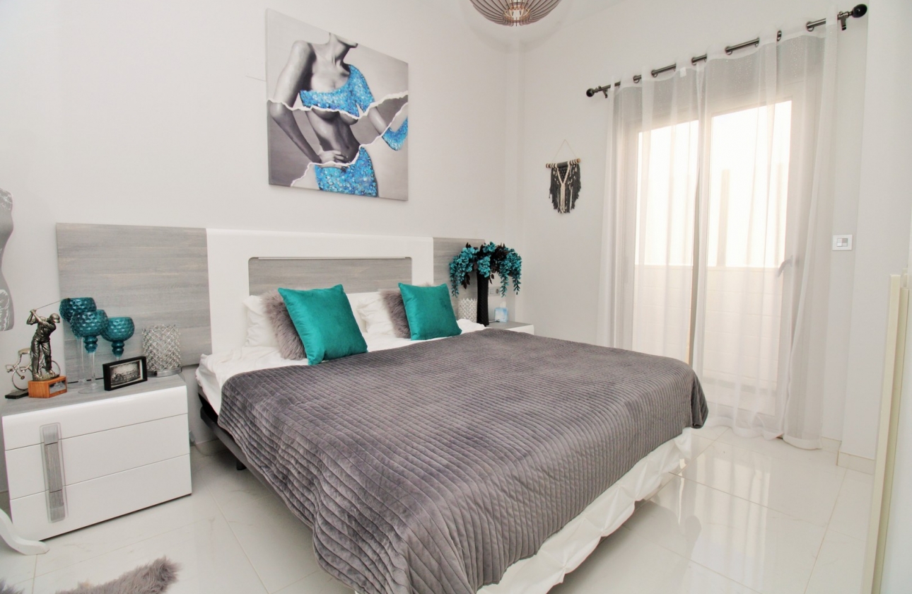 Reventa - Villa - Villamartin